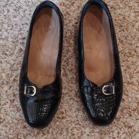 Clarks black leather loafers -worn once Clarks Indigo Womens Blk Lizard Embossed Leather Loafers Sz  main image 2